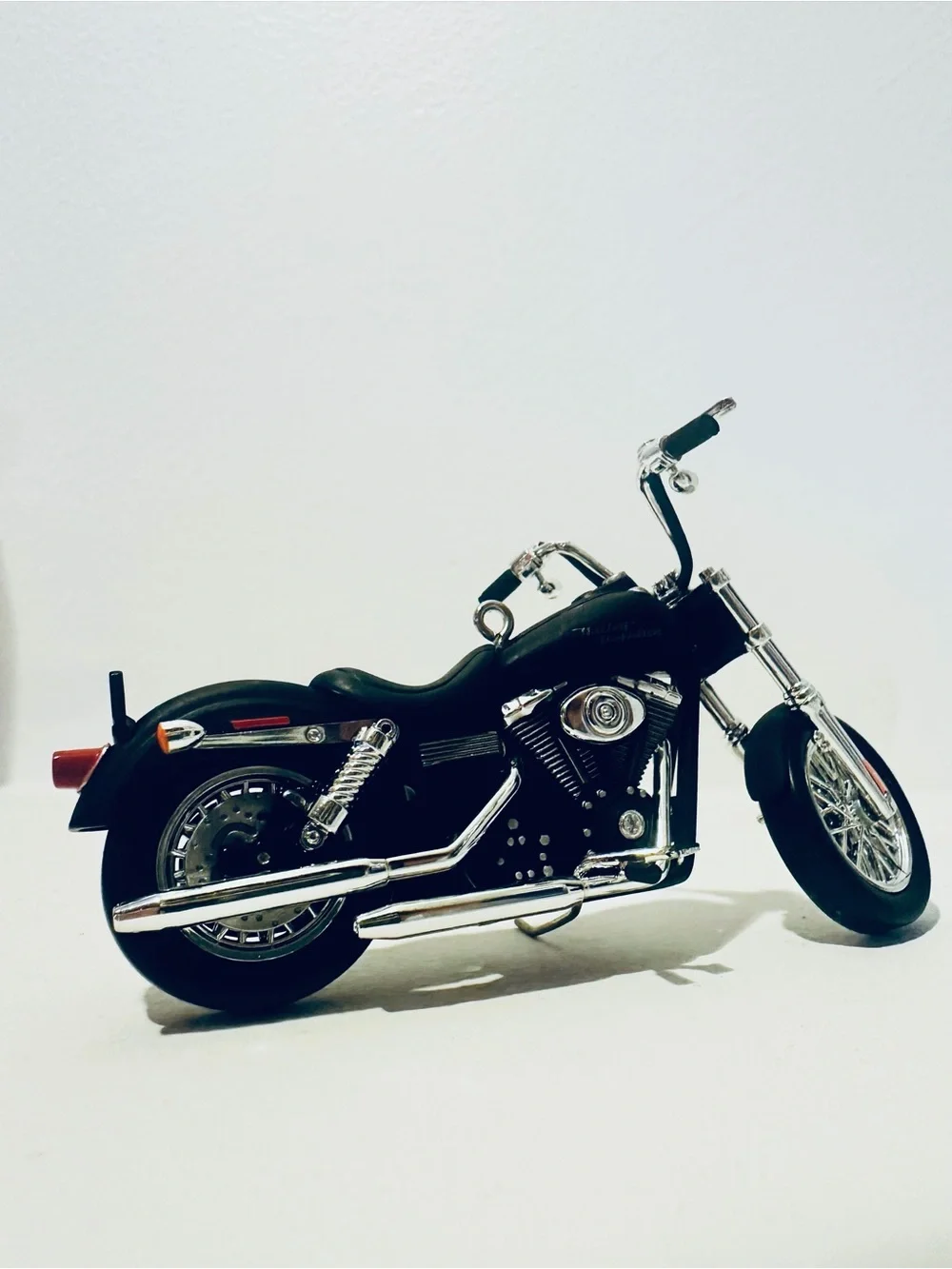 2006 Harley-Davidson Ornament FXDBI Dyna Street Bob Black Hallmark Series